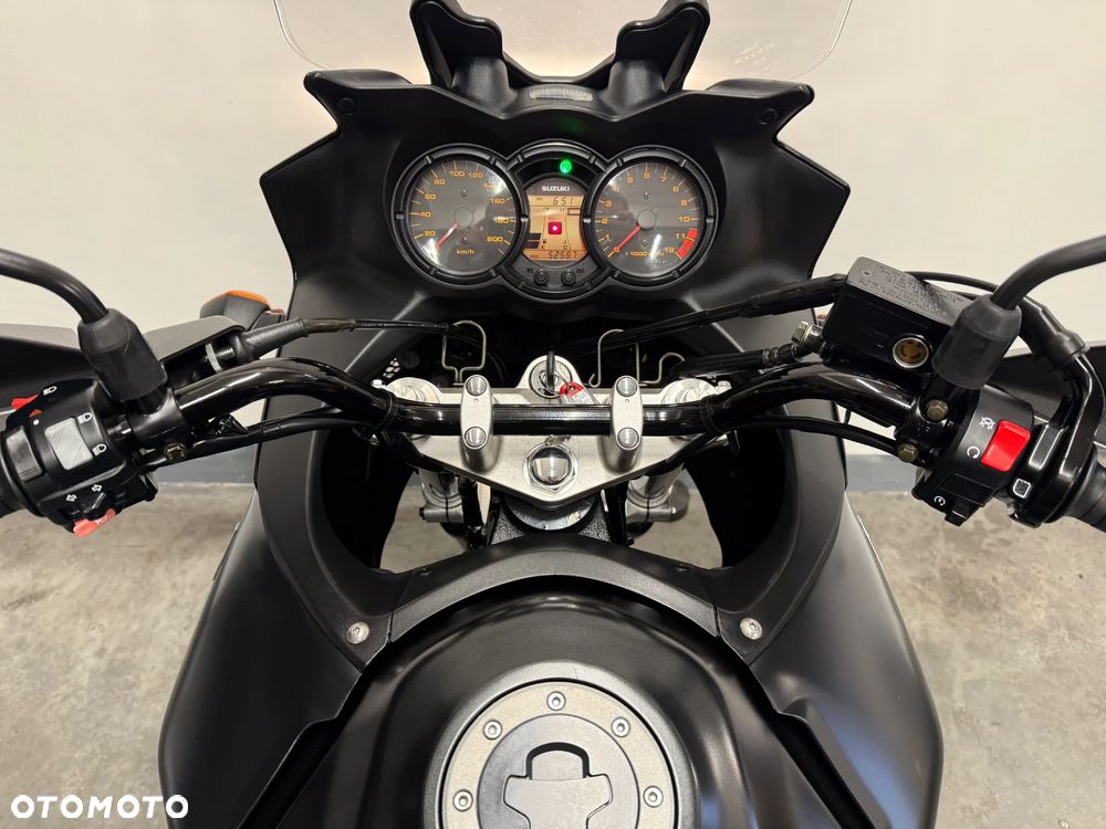 Suzuki V-STROM - 37