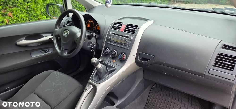 Toyota Auris 1.33 VVT-i Life - 33