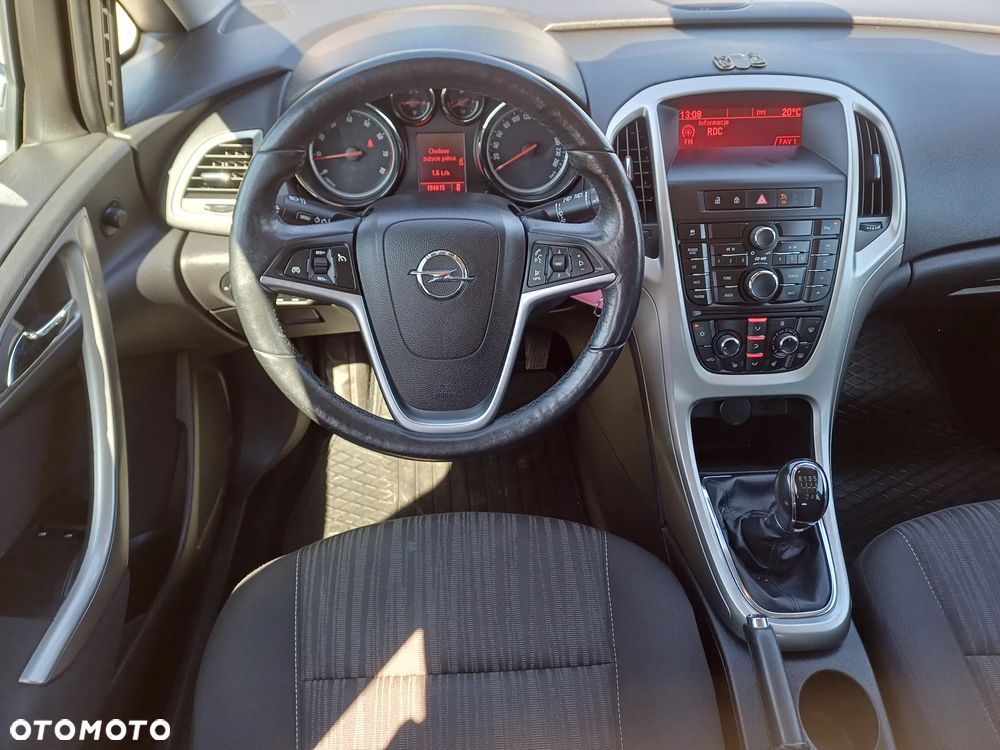 Opel Astra 1.4 Turbo - 4