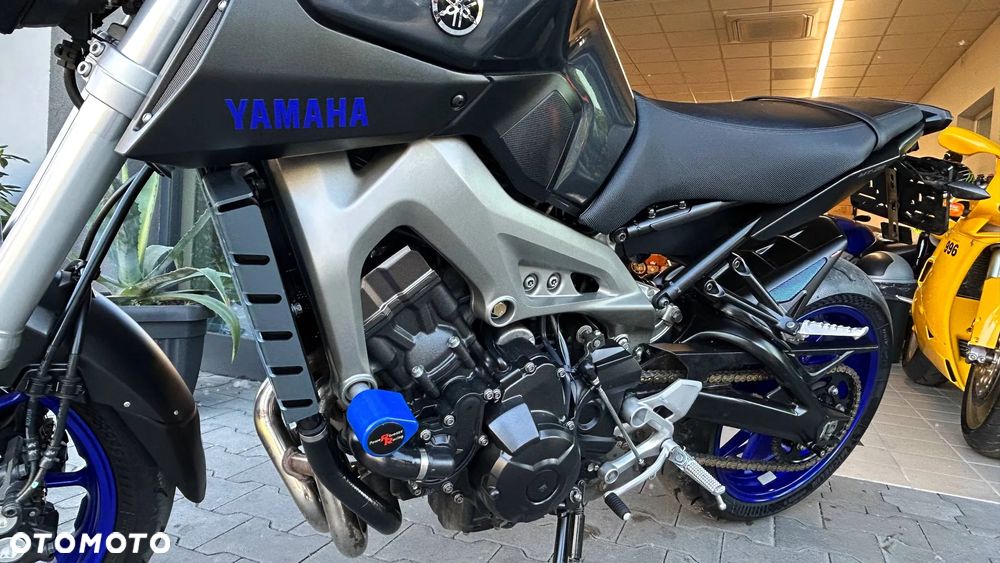 Yamaha MT - 4