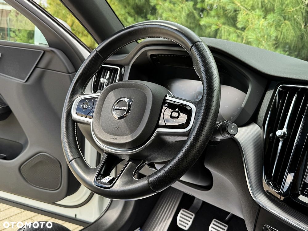 Volvo XC 60 D3 R-Design - 35