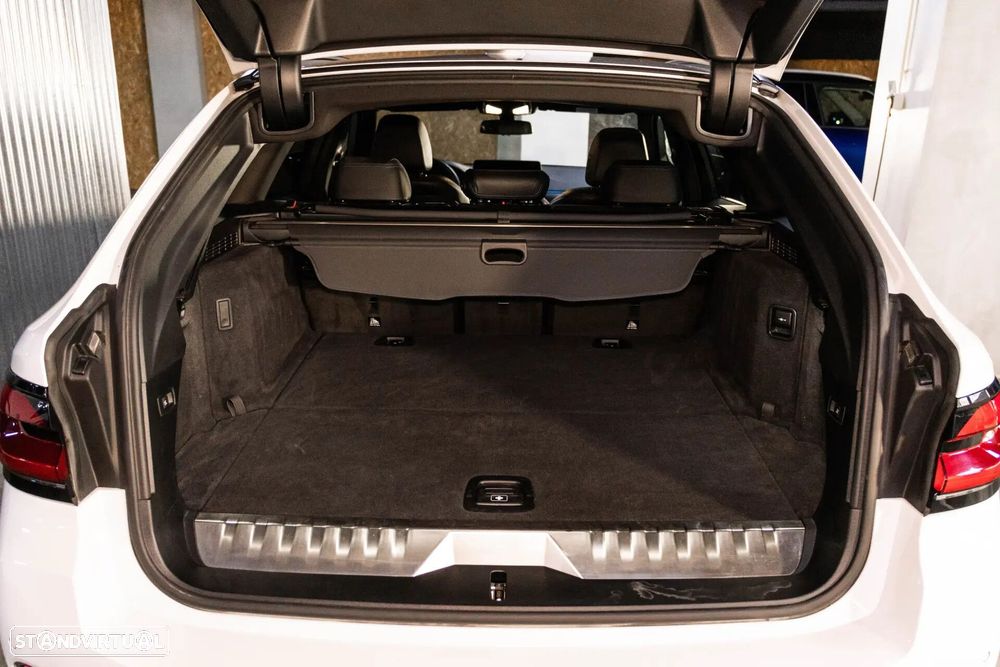 BMW 530 e Pack Desportivo M - 51
