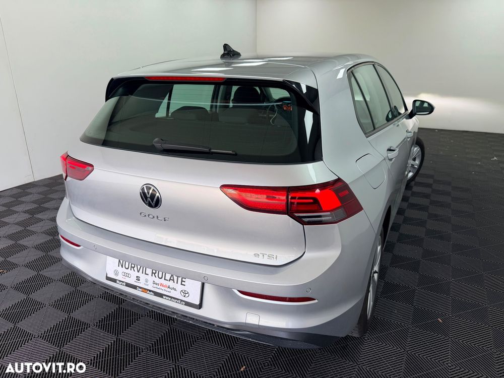 Volkswagen Golf 1.0 eTSI DSG MHEV Life - 32