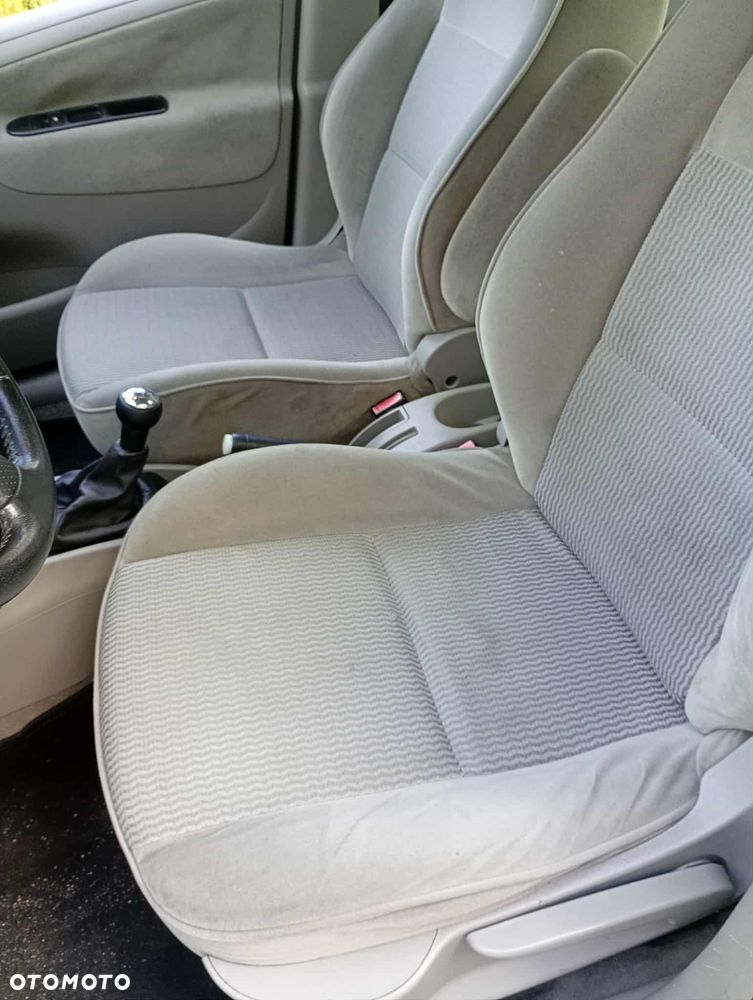 Peugeot 207 1.6 HDi 16V Sporty - 17