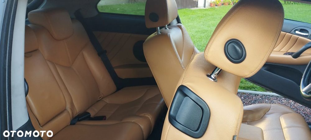 Alfa Romeo GT 1.9JTD 16V Distinctive - 11