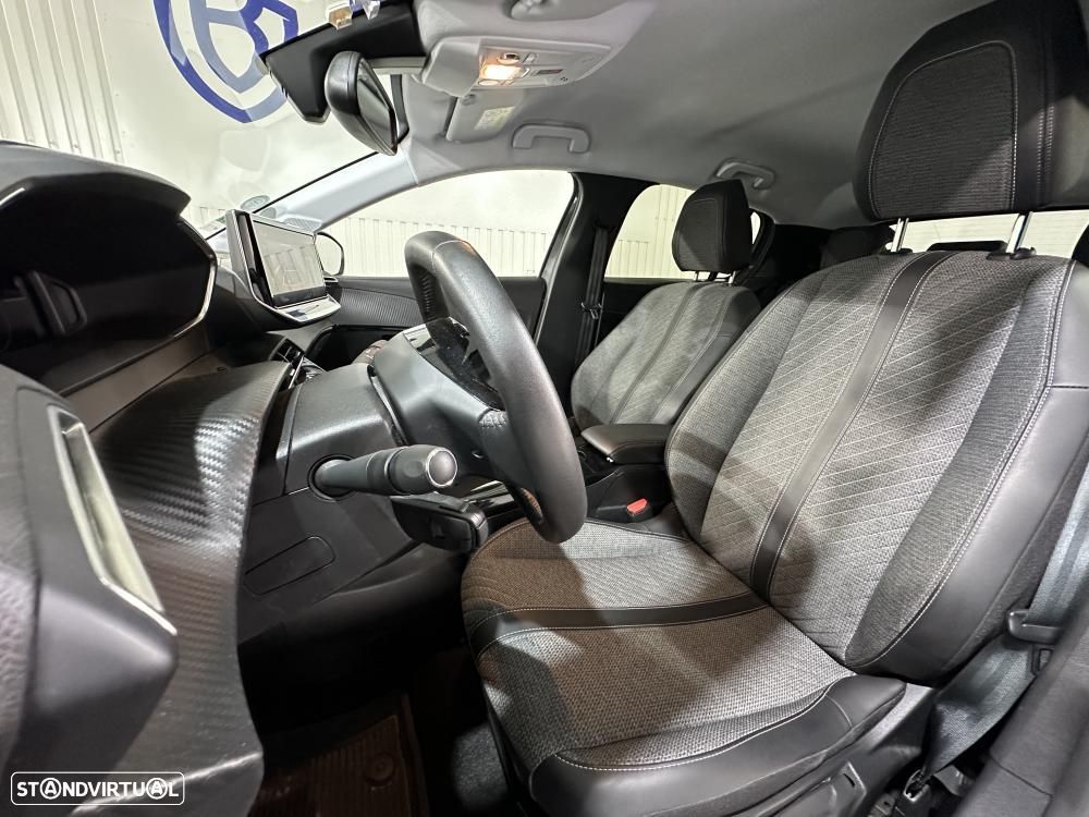 Peugeot e-208 51 kWh Allure - 8