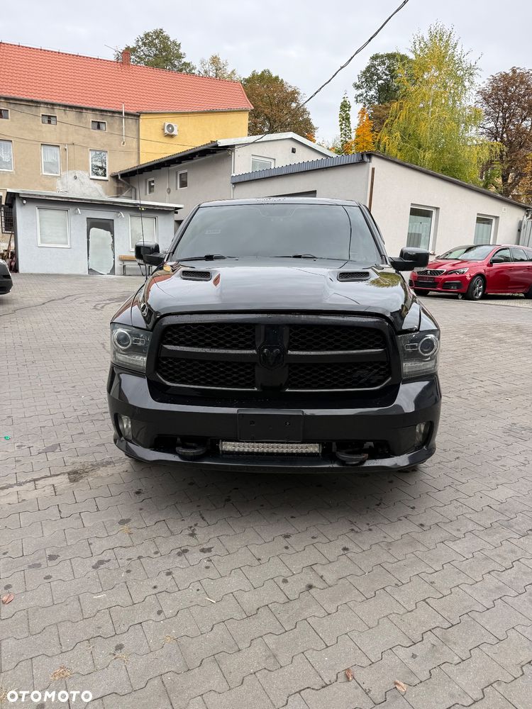 Dodge RAM 5.7 4x4 - 8
