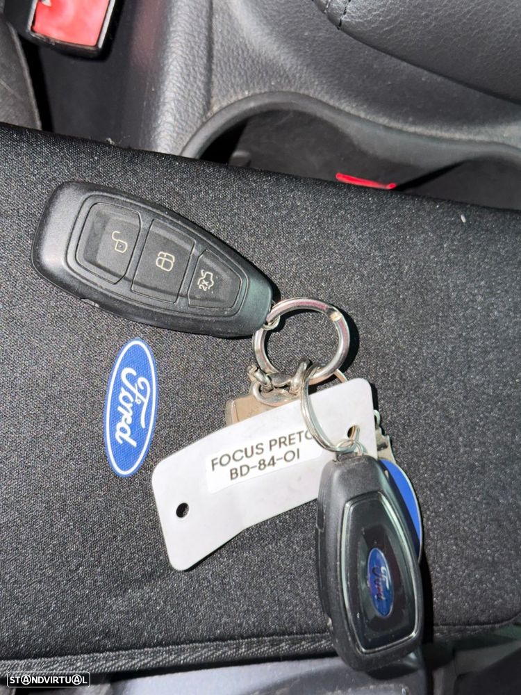 Ford Focus 1.0 SCTi Titanium - 33