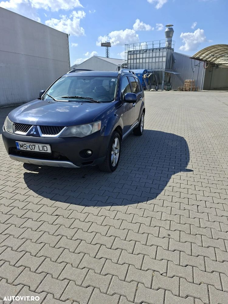 Mitsubishi Outlander 2.0 DI-D Instyle+ - 1