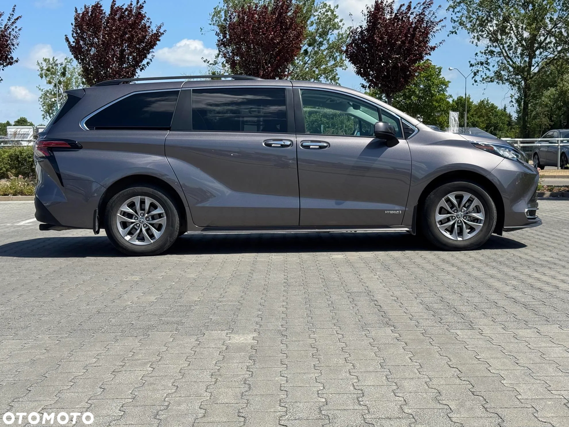 Toyota Sienna - 11
