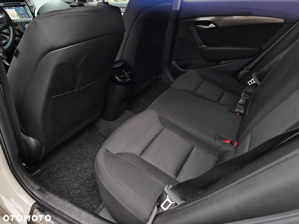 Hyundai i40 Kombi 1.7 CRDi DCT Premium - 7