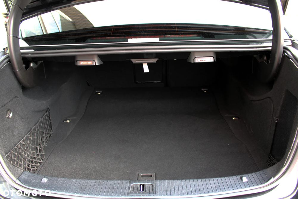 Mercedes-Benz Klasa E 500 Avantgarde - 24