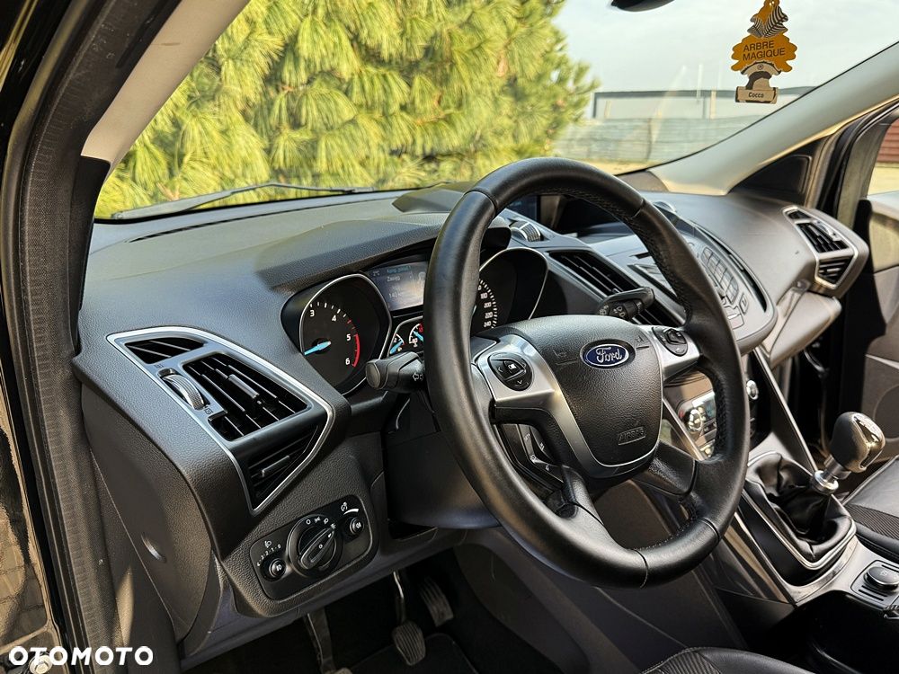 Ford Kuga 2.0 TDCi 2x4 Titanium - 28