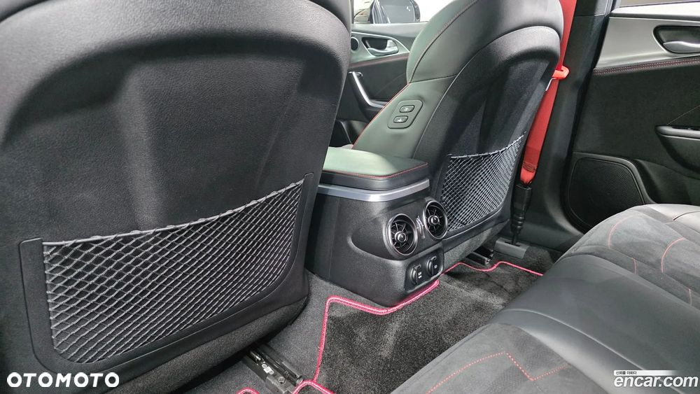 Kia Stinger 3.3 T-GDI V6 GT AWD - 32