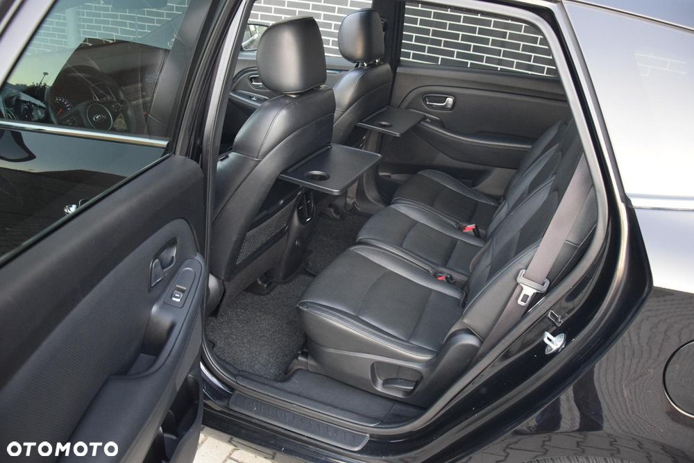 Kia Carens 1.7 CRDi 141 ISG Spirit - 10
