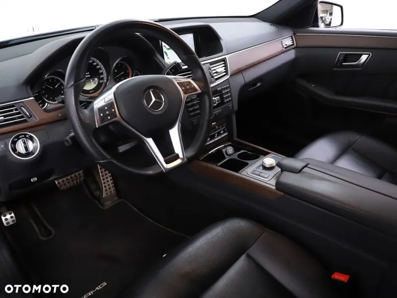 Mercedes-Benz Klasa E 350 T CDI DPF 4Matic BlueEFFICIENCY 7G-TRONIC Avantgarde - 4