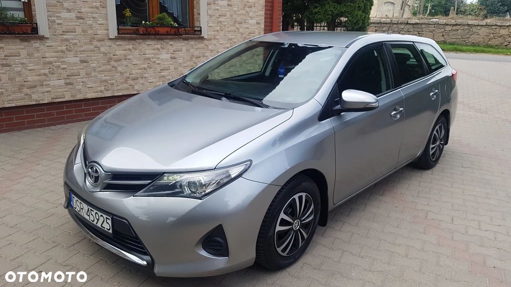 Toyota Auris - 1
