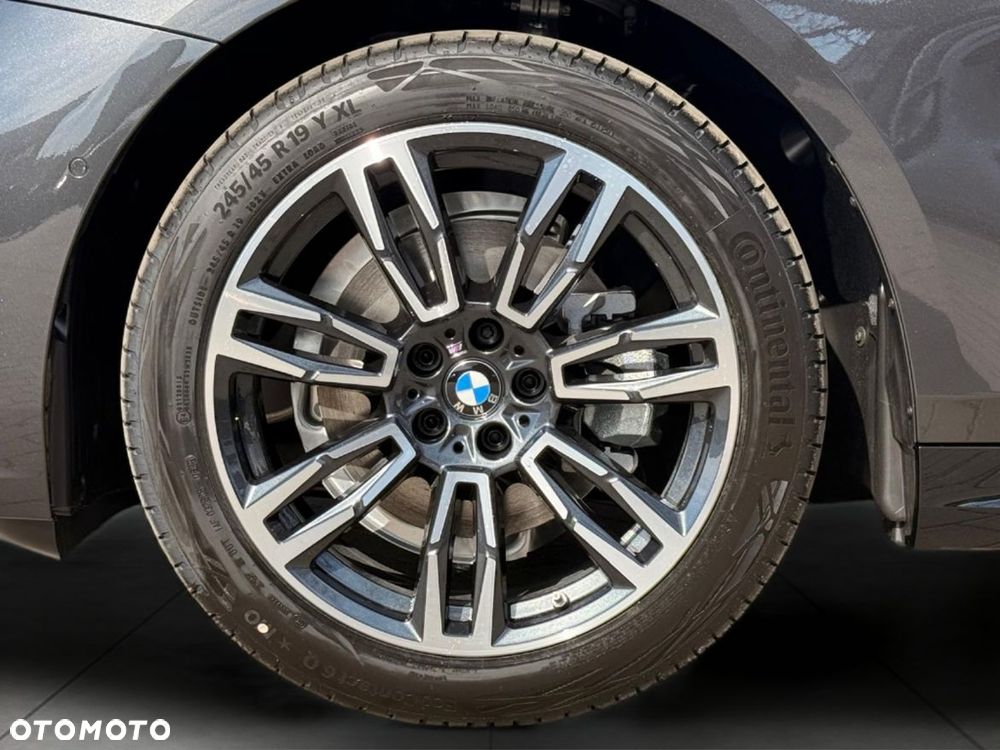BMW Seria 5 520d xDrive mHEV M Sport - 9