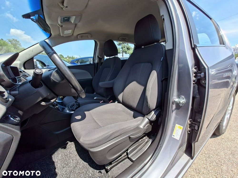 Chevrolet Aveo 1.6 LTZ - 14