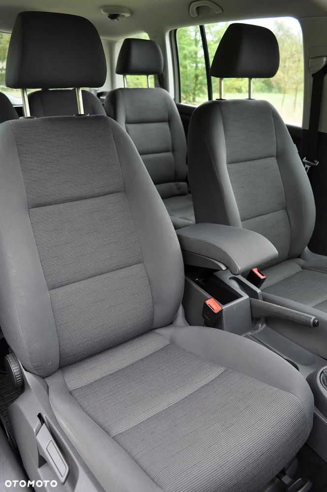 Volkswagen Touran 1.6 Conceptline - 15