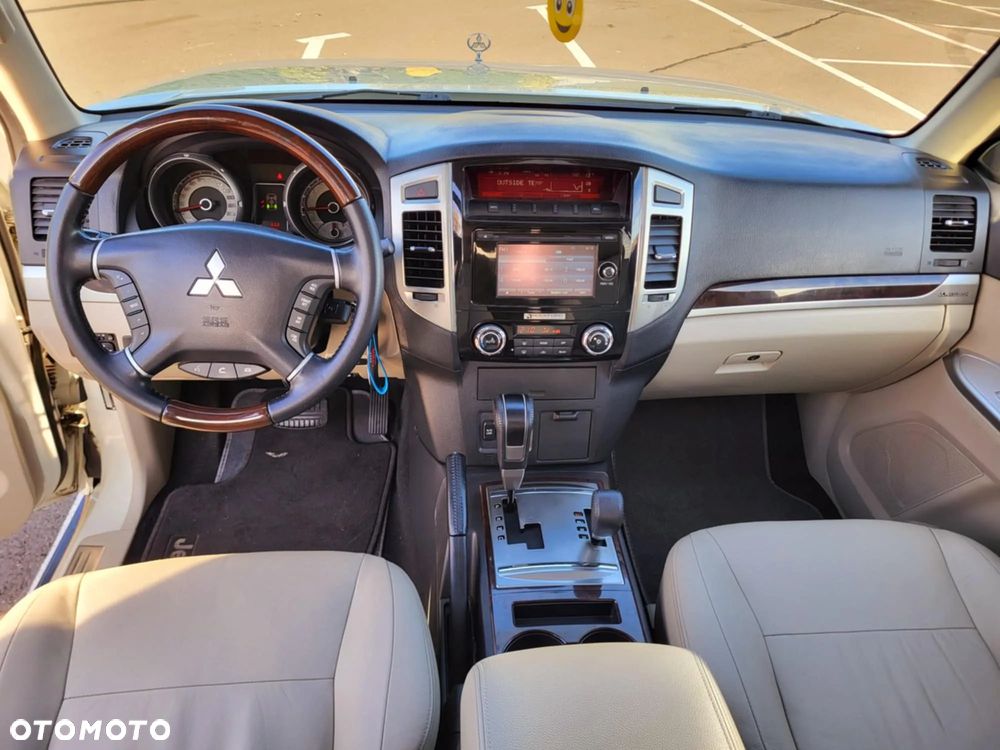 Mitsubishi Pajero - 5