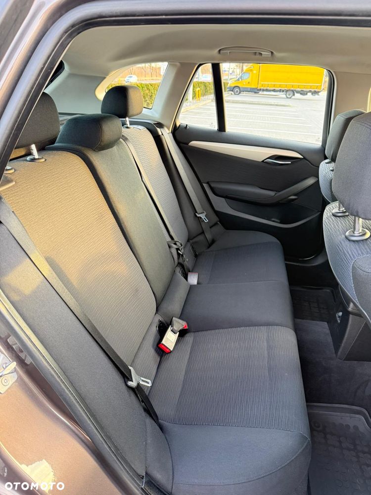 BMW X1 sDrive18d - 9