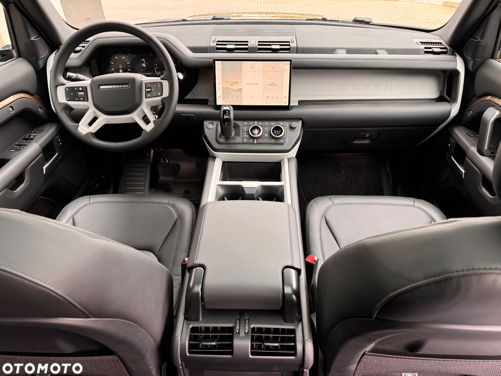 Land Rover Defender - 10