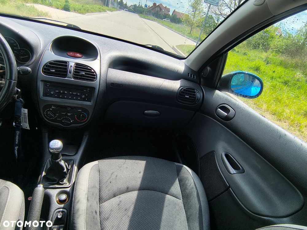 Peugeot 206 75 JBL - 12