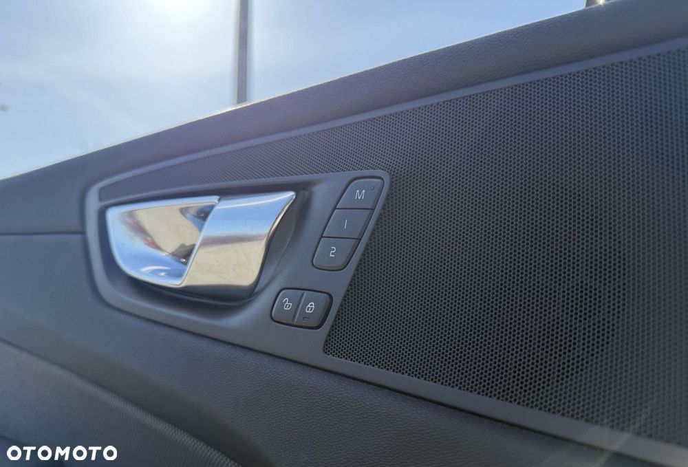 Volvo XC 60 - 24