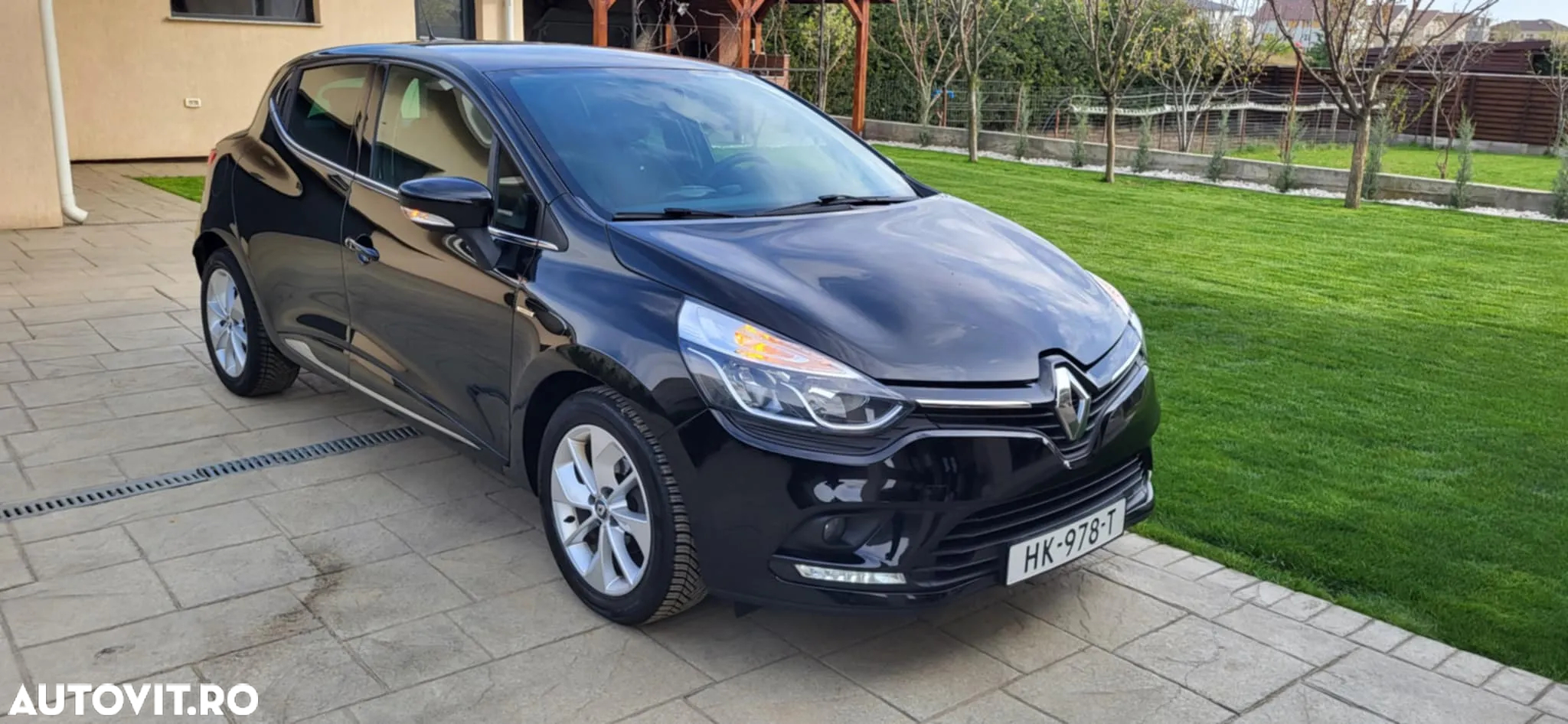 Renault Clio - 22