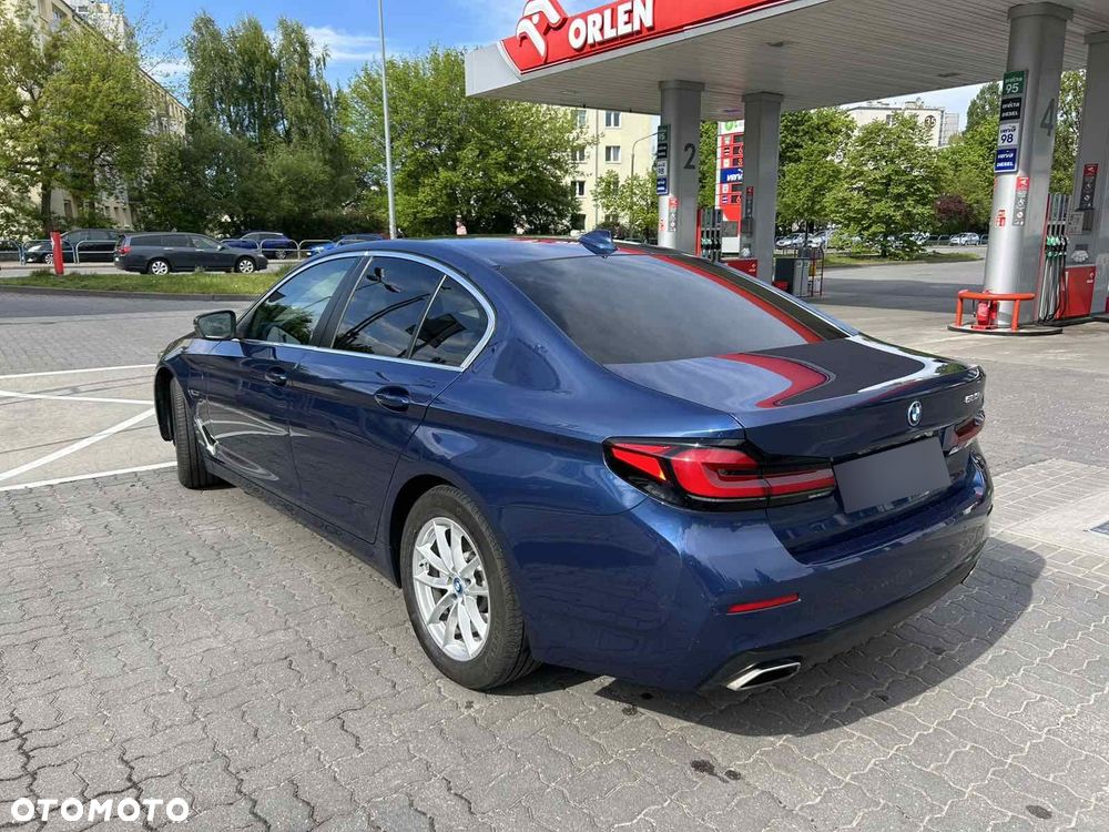 BMW Seria 5 520e - 3