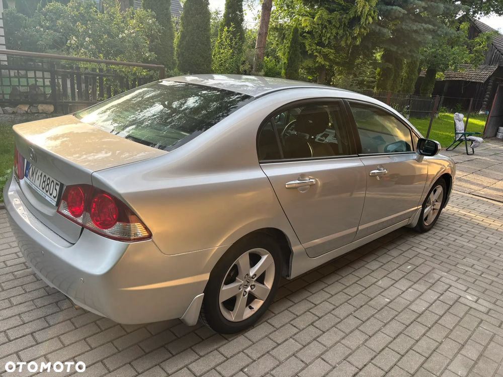 Honda Civic 1.8 Executive - 27