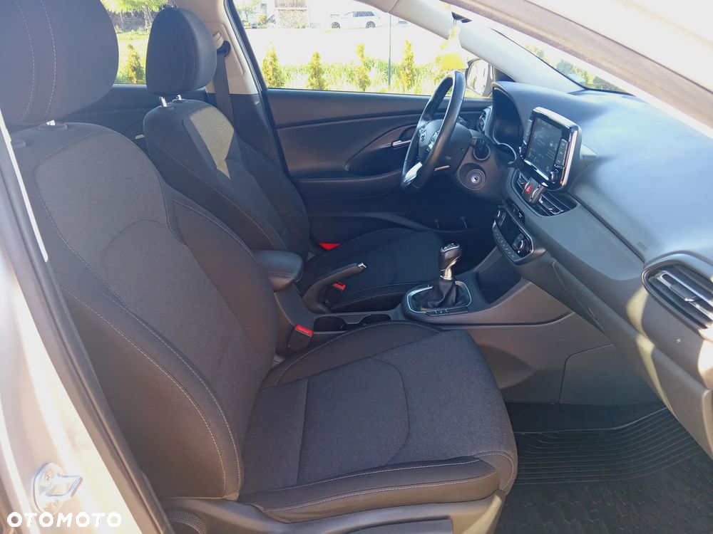 Hyundai i30 1.6 D Comfort - 40