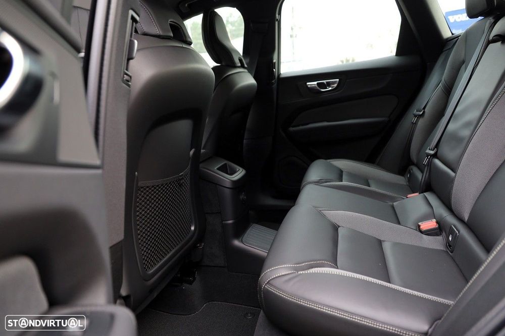 Volvo XC 60 2.0 T6 PHEV Black Edition AWD - 12