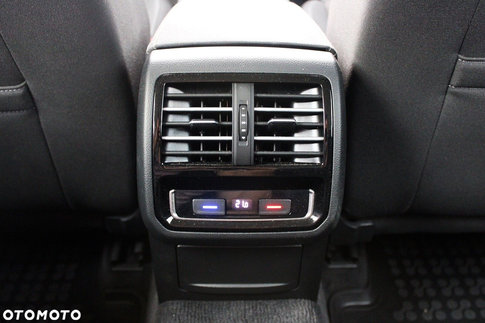 Volkswagen Passat 2.0 TDI BMT Comfortline DSG - 33