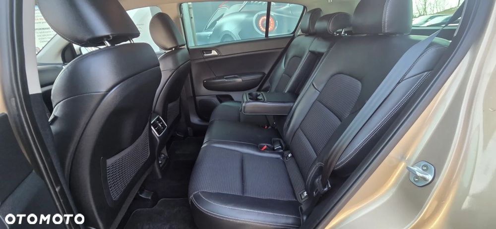 Kia Sportage 1.6 GDI 2WD ISG Spirit - 32