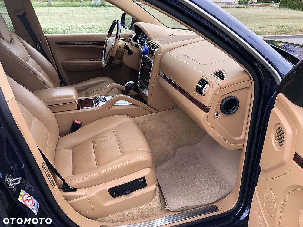 Porsche Cayenne - 39