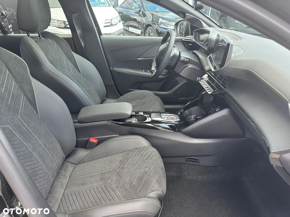 Peugeot 208 1.2 mHEV GT - 23