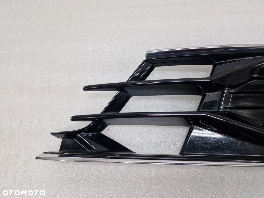 AUDI A6 C7 LIFT 14- LEWA KRATKA BOCZNA Z CHROMEM ZDERZAKA PRZEDNIEGO PRZÓD , NR 4G0807681AD , NR AUKCJI F/24 - 4