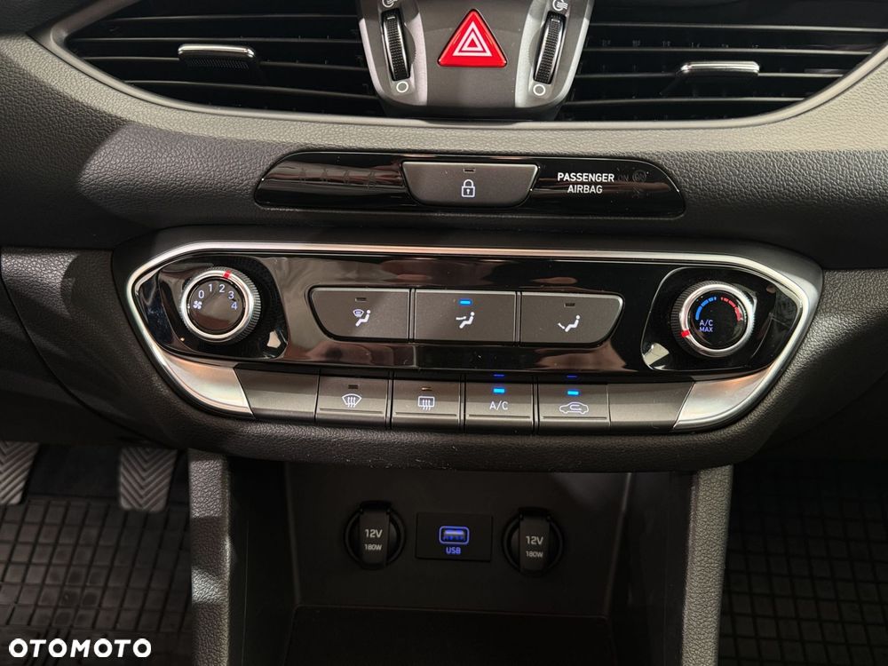 Hyundai i30 - 23