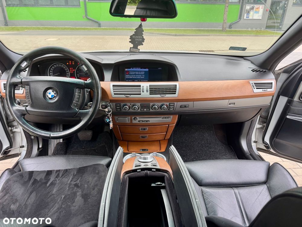 BMW Seria 7 750i - 2