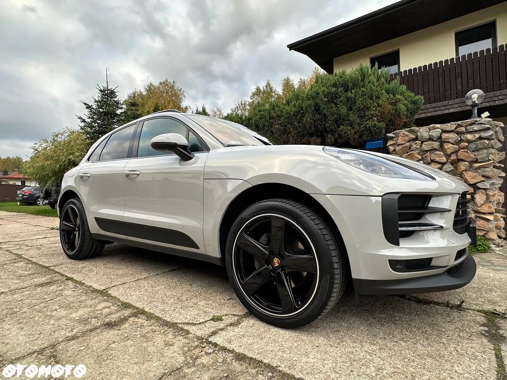 Porsche Macan - 1