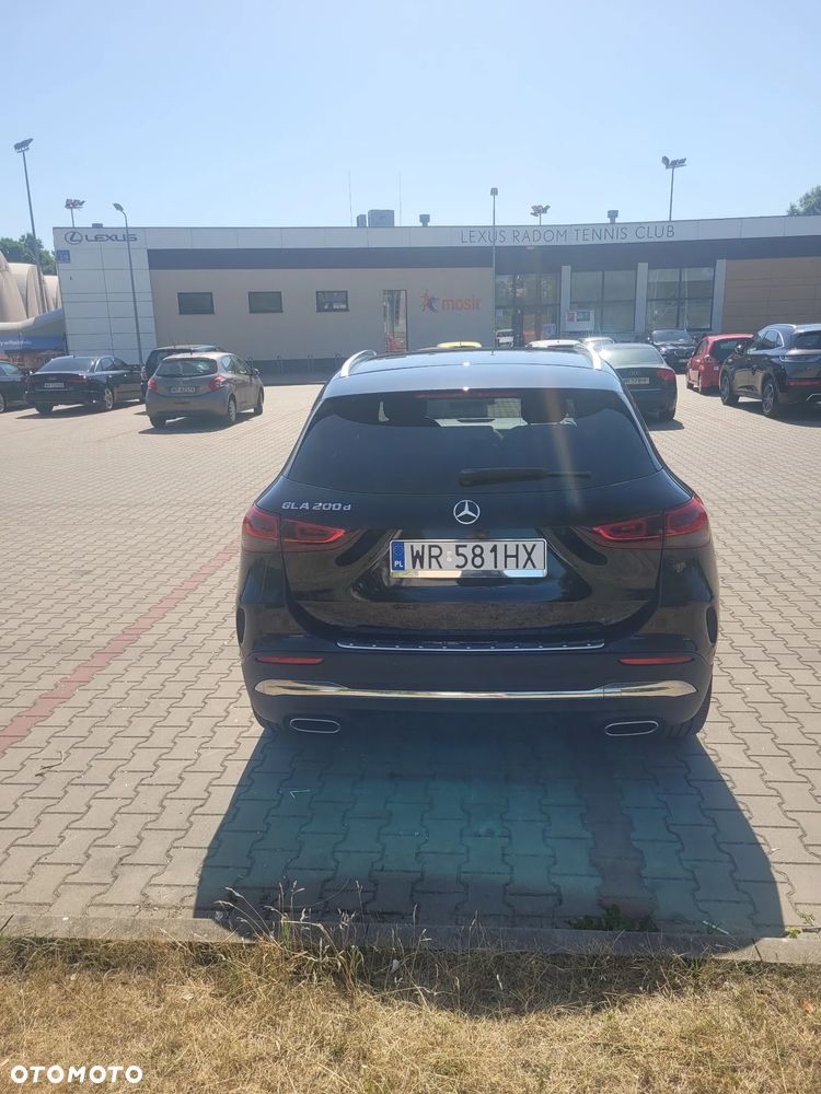 Mercedes-Benz GLA 200 d 8G-DCT AMG Line - 2