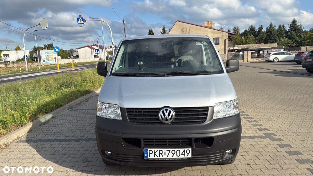 Volkswagen Caravelle - 3
