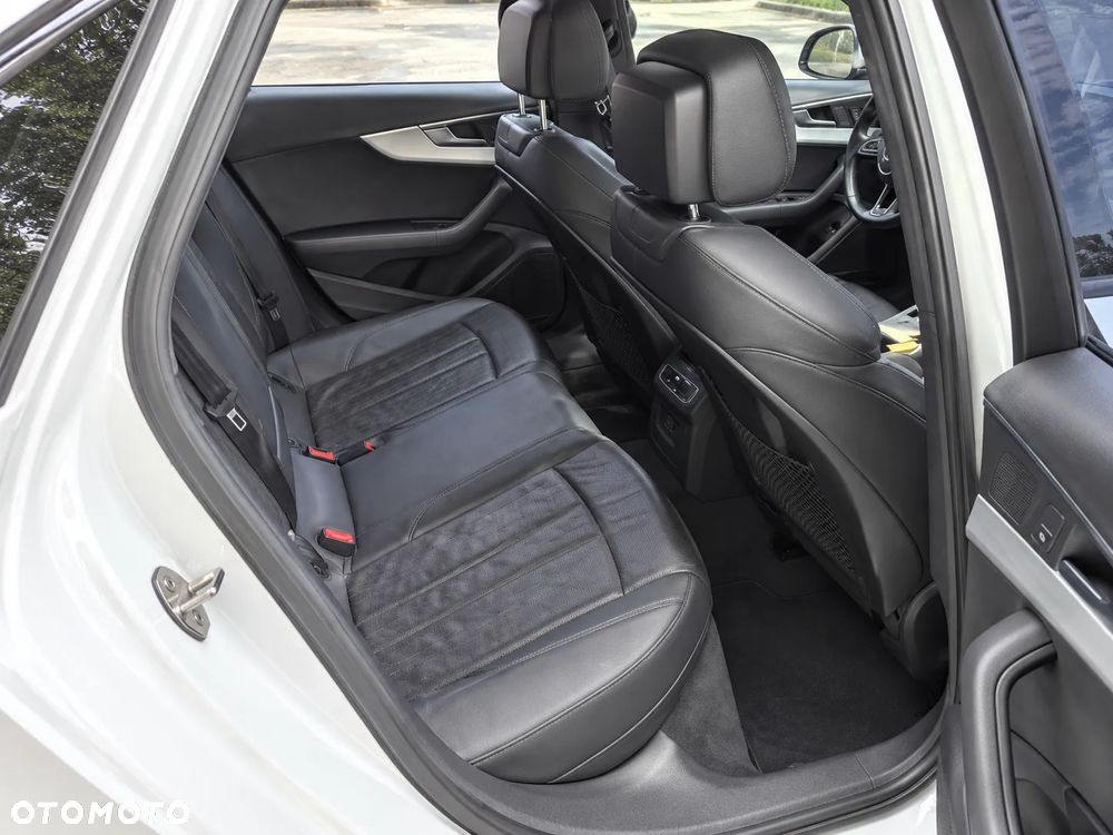 Audi A4 Limousine - 13