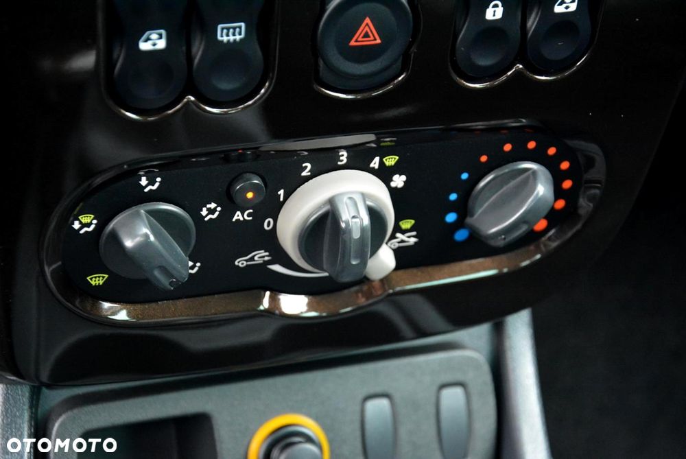 Dacia Duster 1.6 16V 105 4x2 Prestige - 35