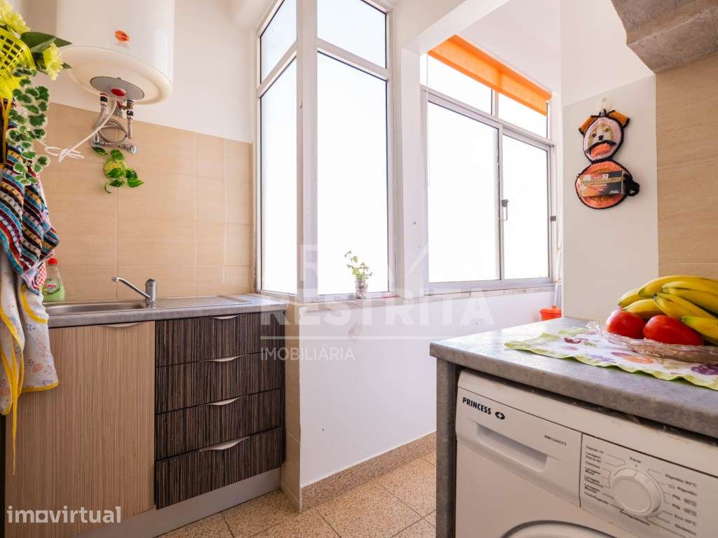 Apartamento T2+1 em Campo de Ourique - Grande imagem: 2/40