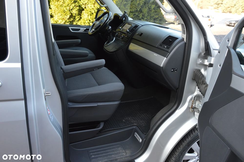 Volkswagen Multivan - 26