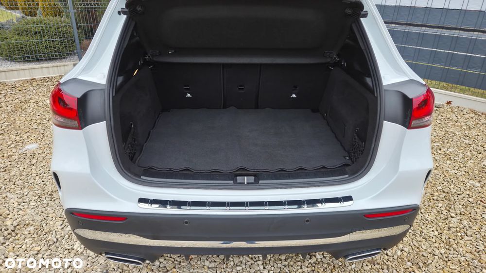 Mercedes-Benz GLA 200 7G-DCT AMG Line - 31