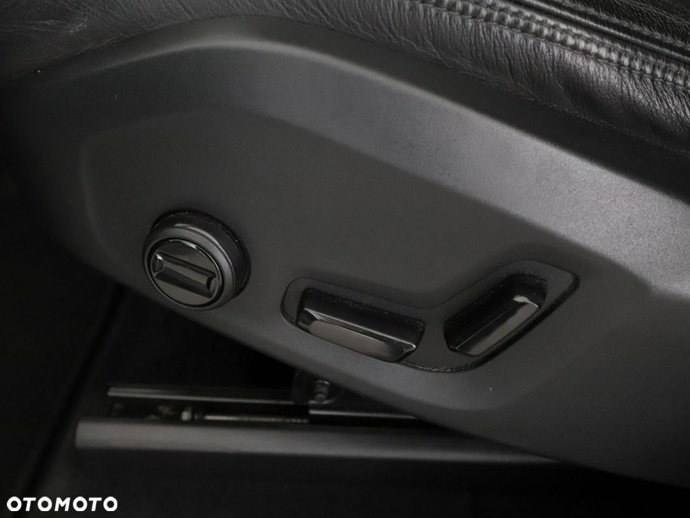 Volvo XC 60 D4 Momentum - 35